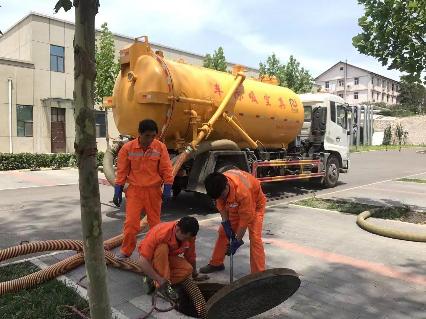 定襄化粪池清理与5-8吨吸粪车施工效率分析